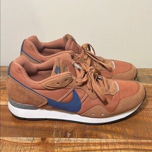 Nike Venture Clay and Navy Sneakers, Men’s 8